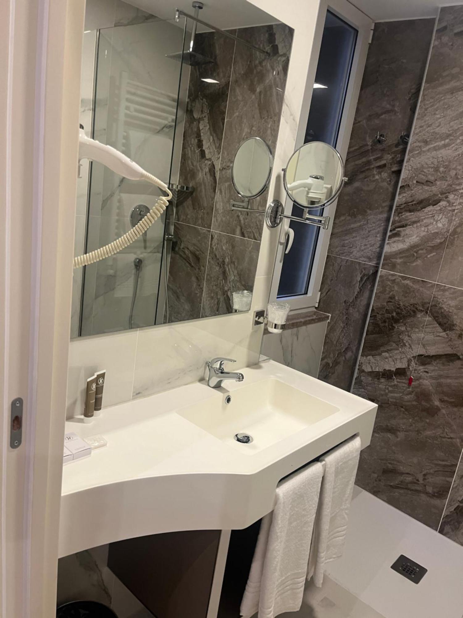 Jr Bocconi 4* Milán